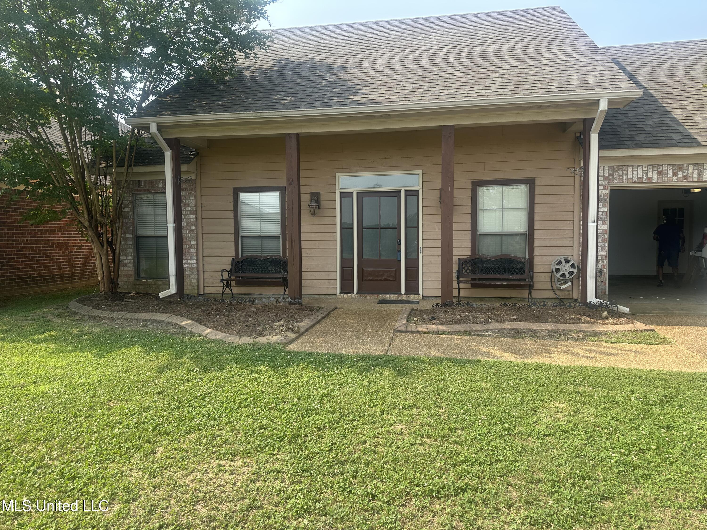 423 Grant Fox Drive Property Photo 1