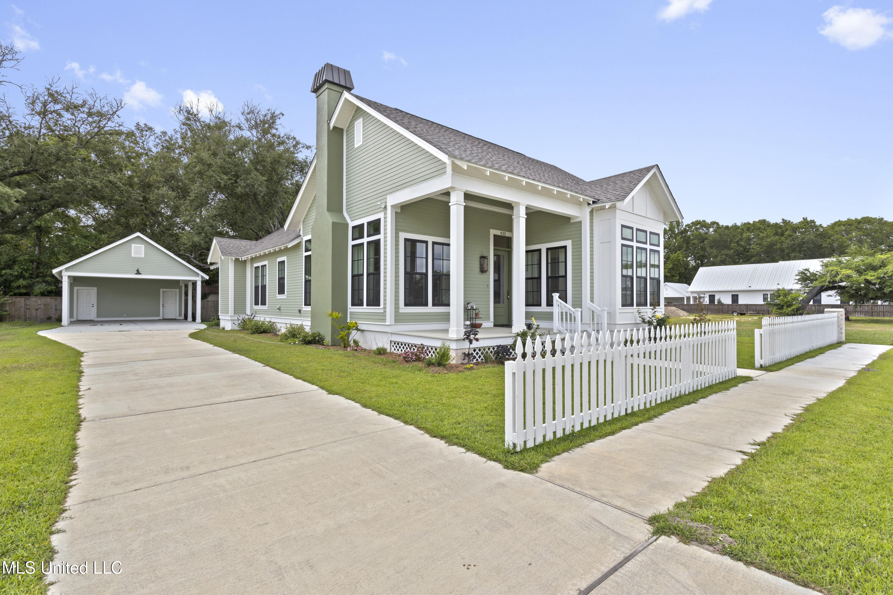 435 Bills Avenue Property Photo 1