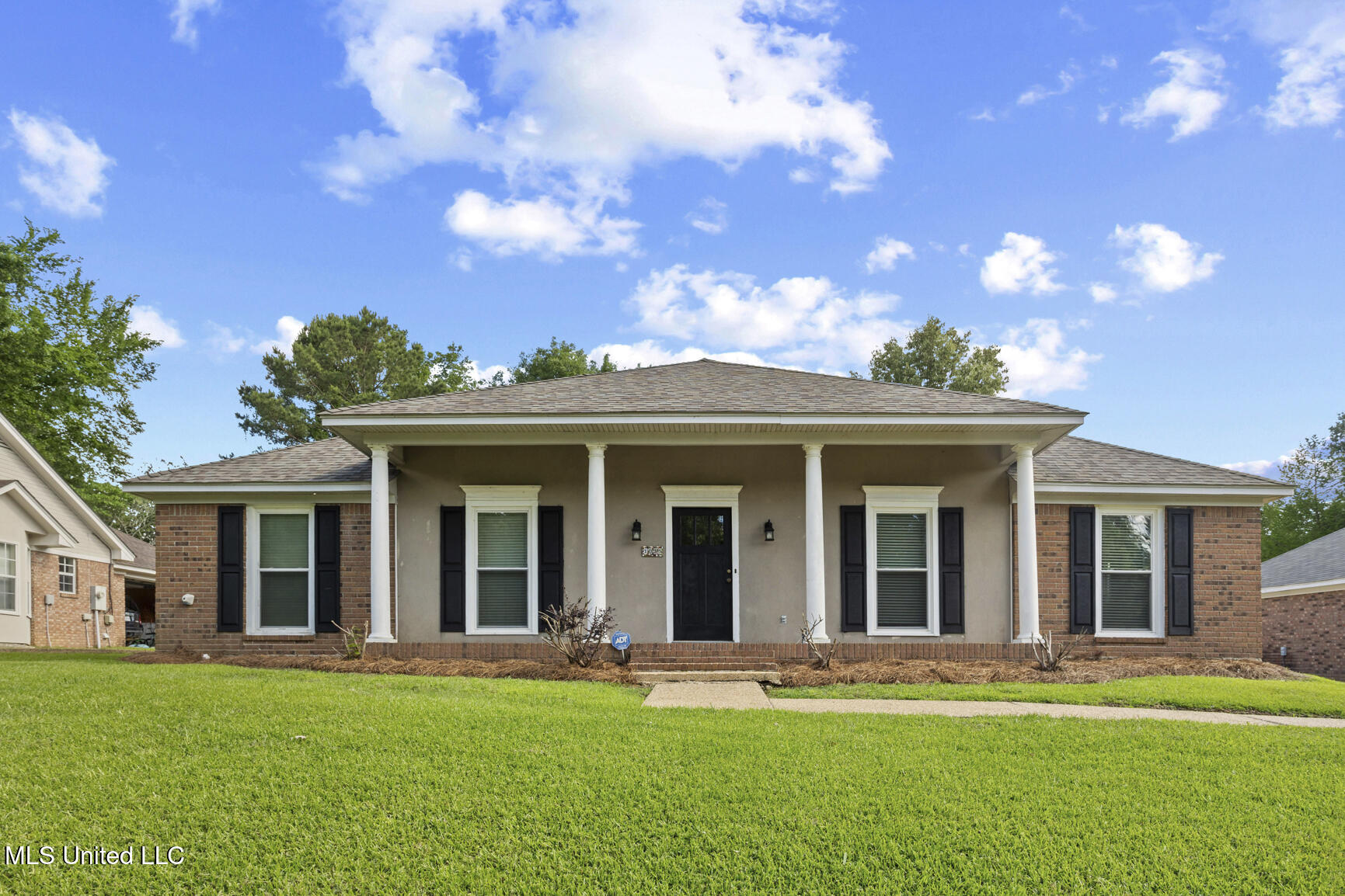 1035 N Azalea Drive Property Photo
