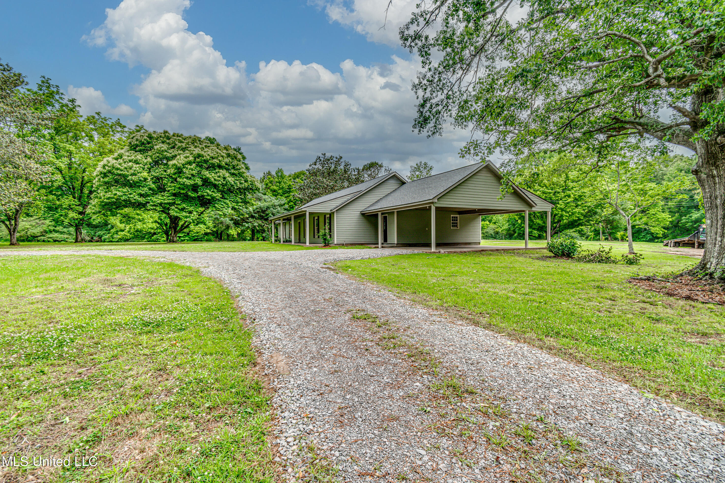 5887 Scotland Road Property Photo 4