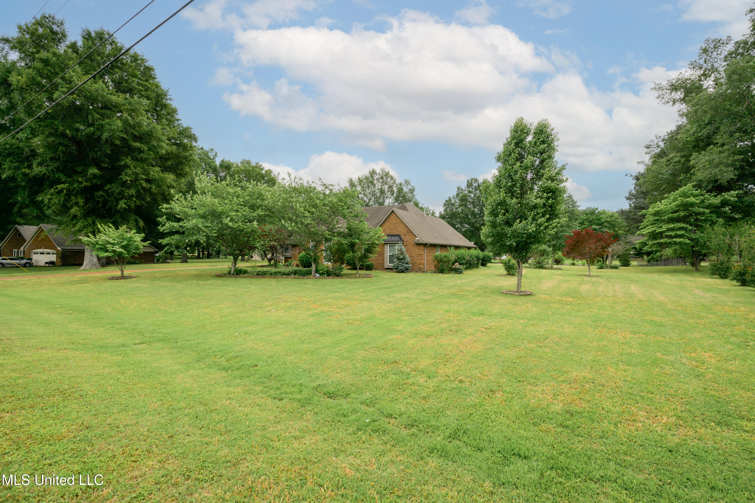 8450 Deer Creek Circle Property Photo 1