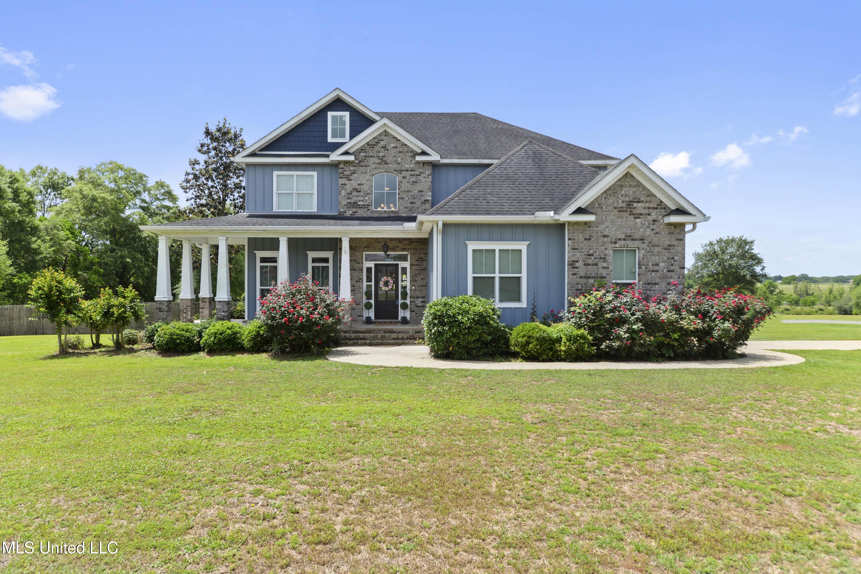 103 Sweetgrass Cove Property Photo 1