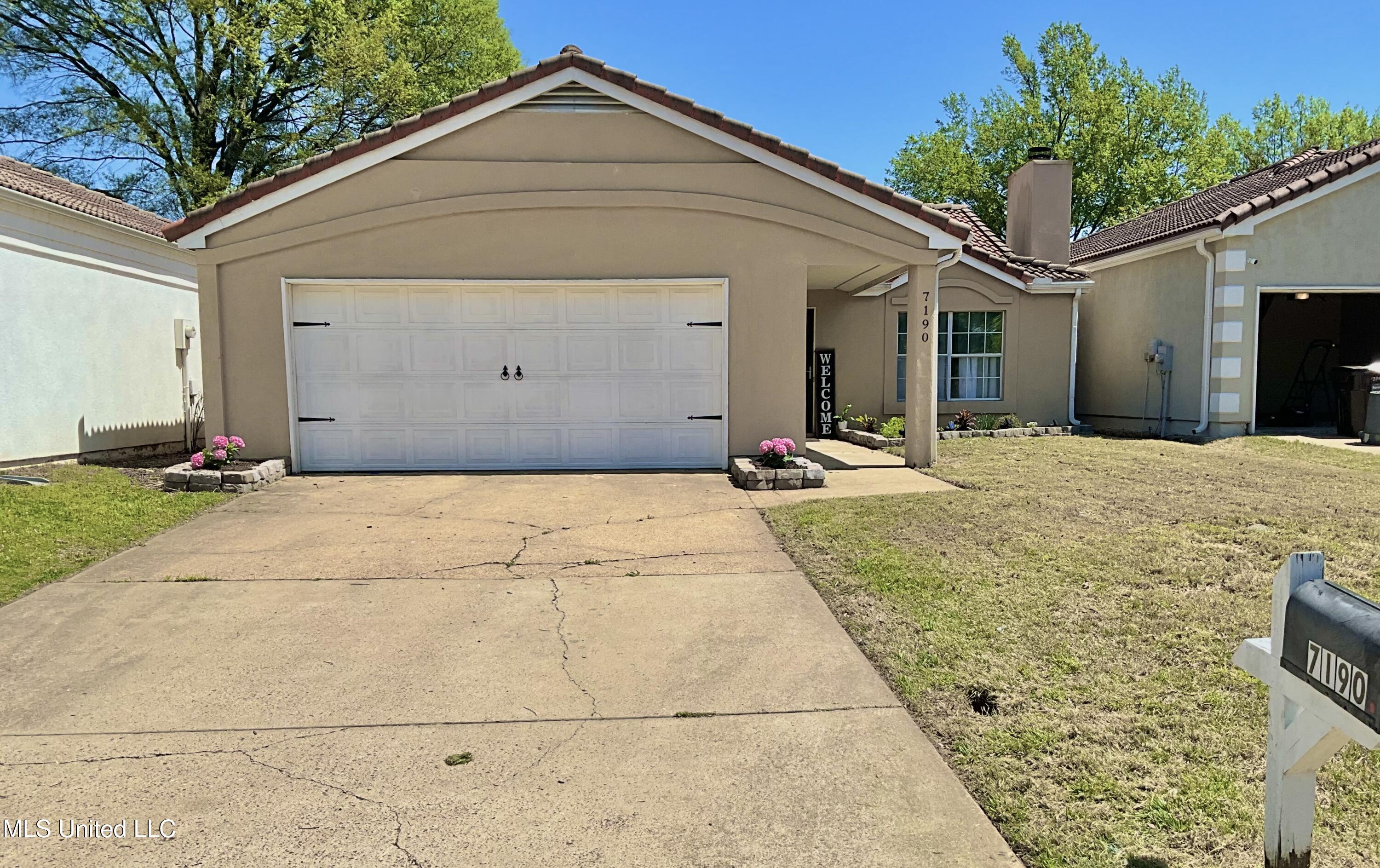 7190 E Atterbury Circle Property Photo 1