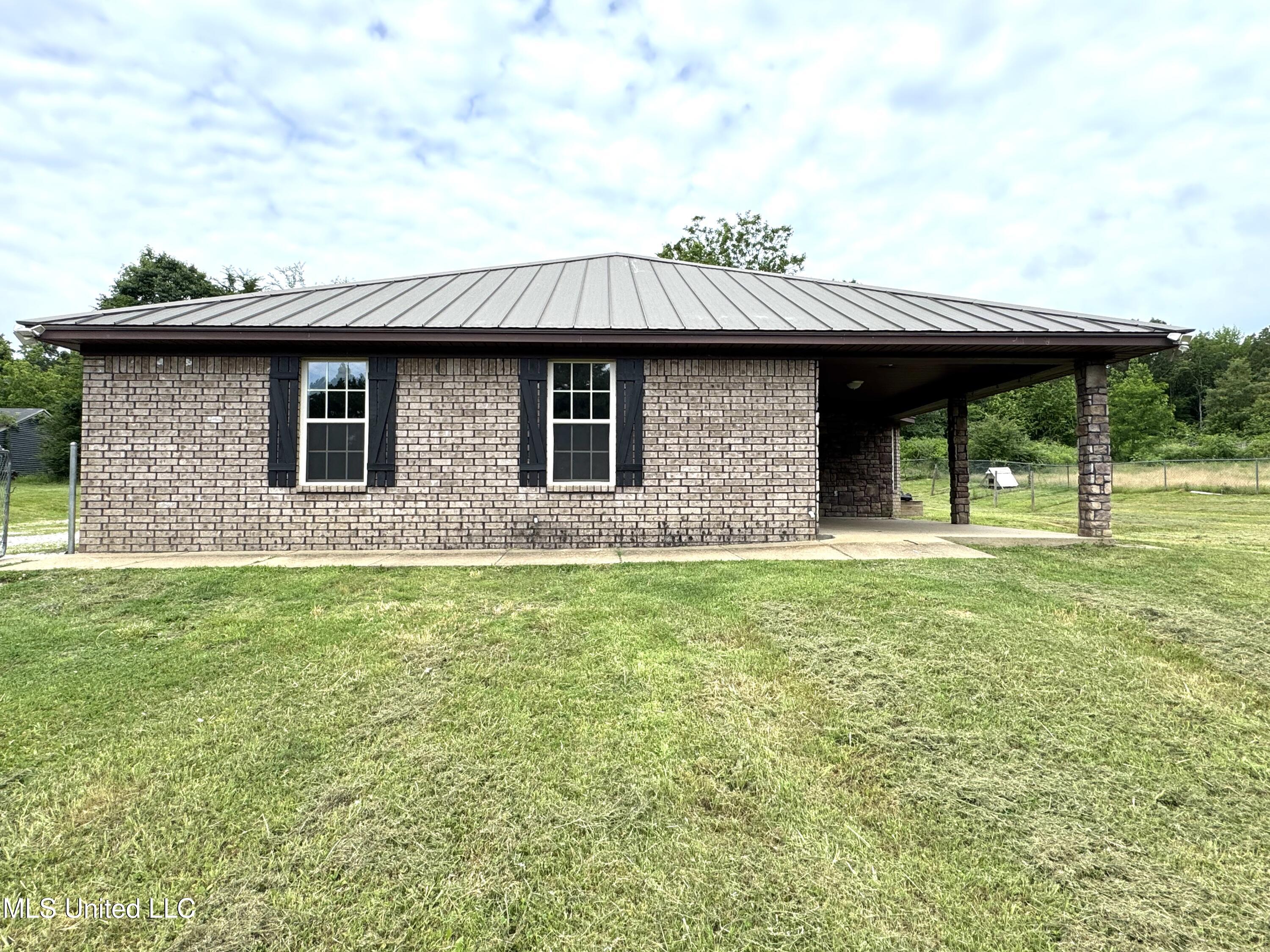 895 Bennett Circle Property Photo 1