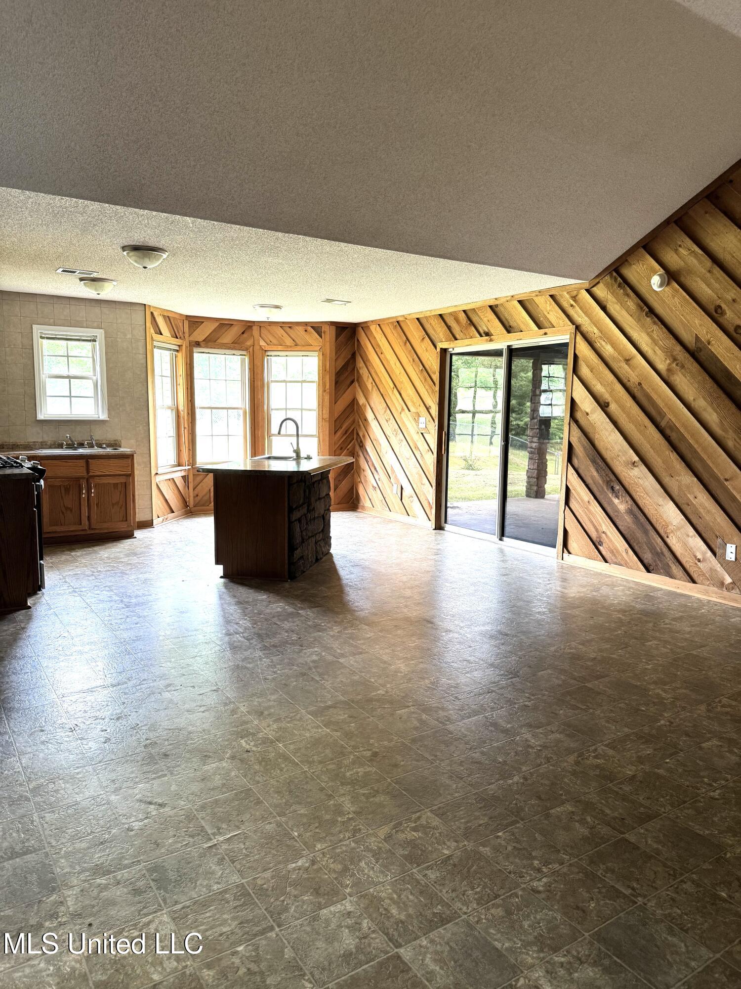 895 Bennett Circle Property Photo 7