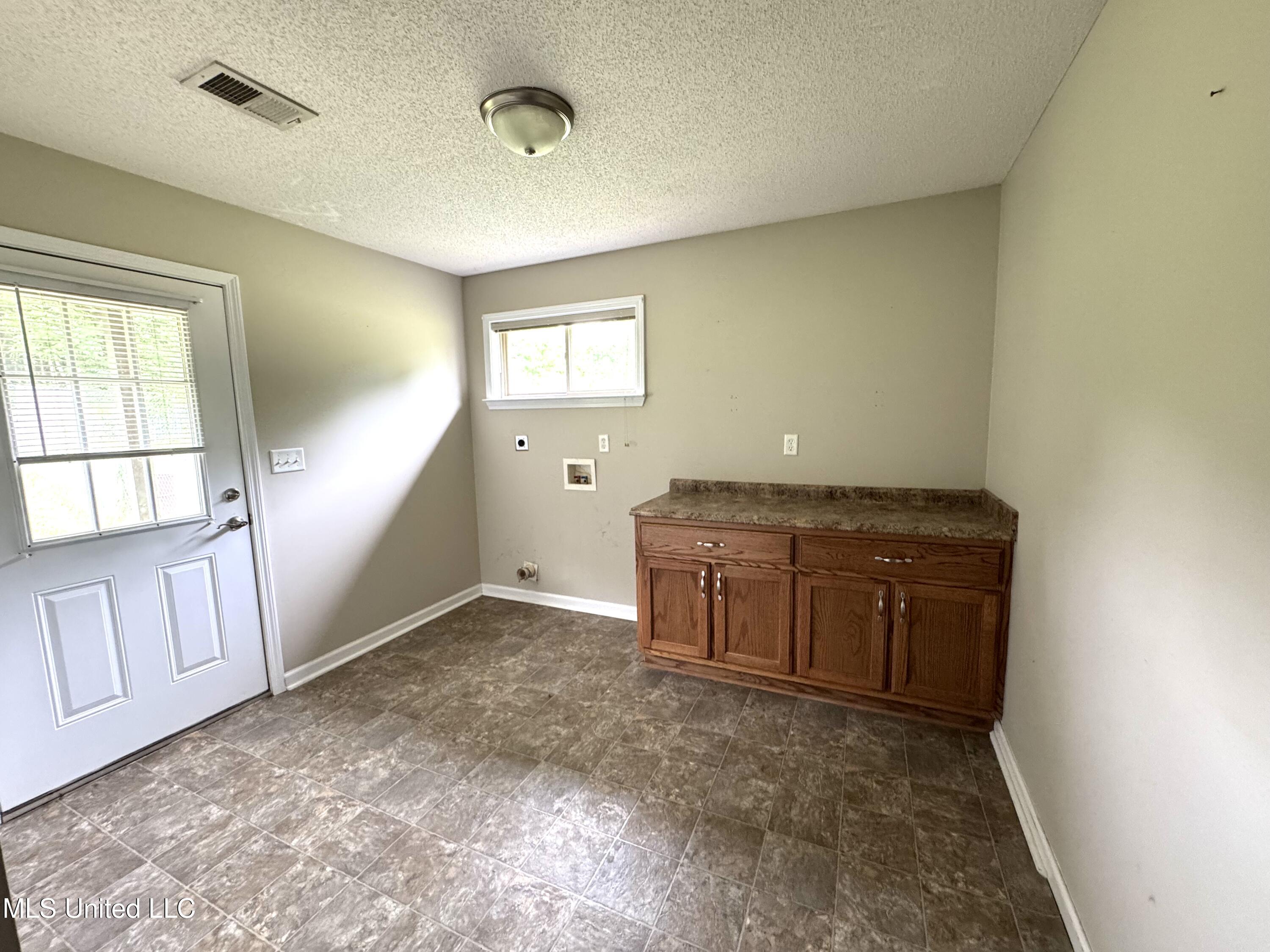 895 Bennett Circle Property Photo 11
