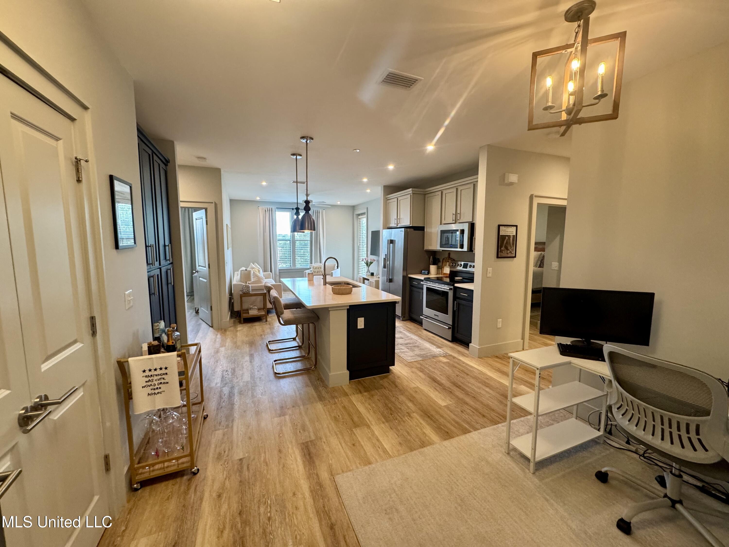 2501 Bienville Boulevard Property Photo 4