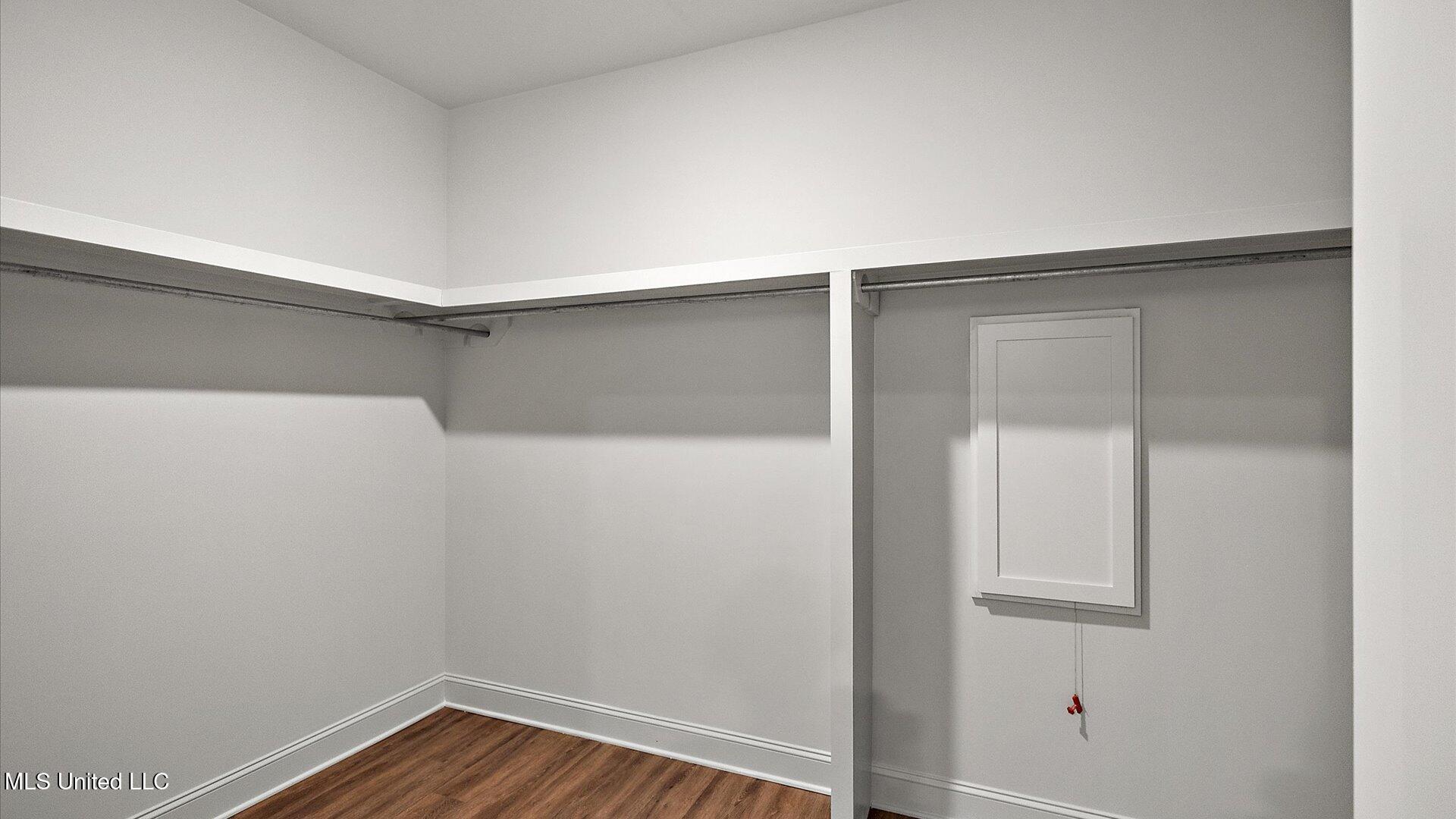 728 Honeysuckle Loop Property Photo 27