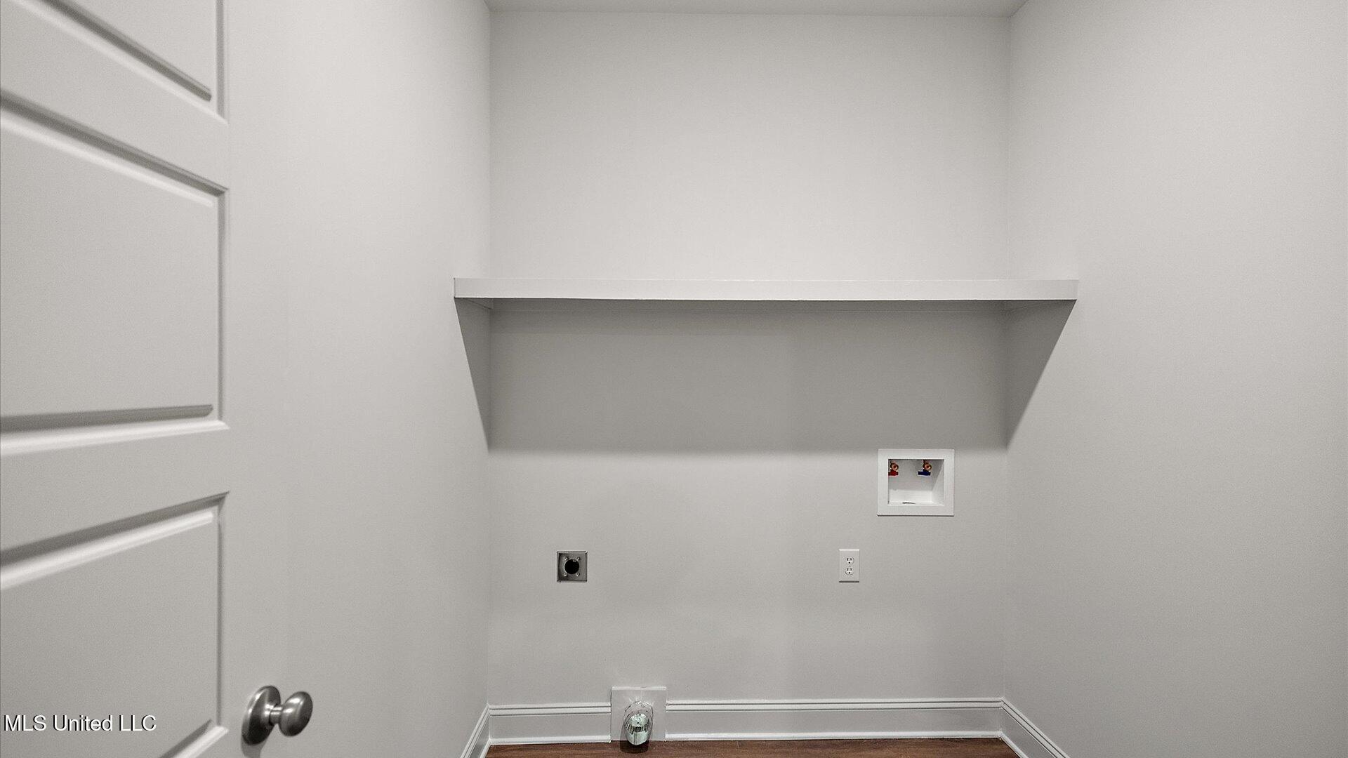 728 Honeysuckle Loop Property Photo 33