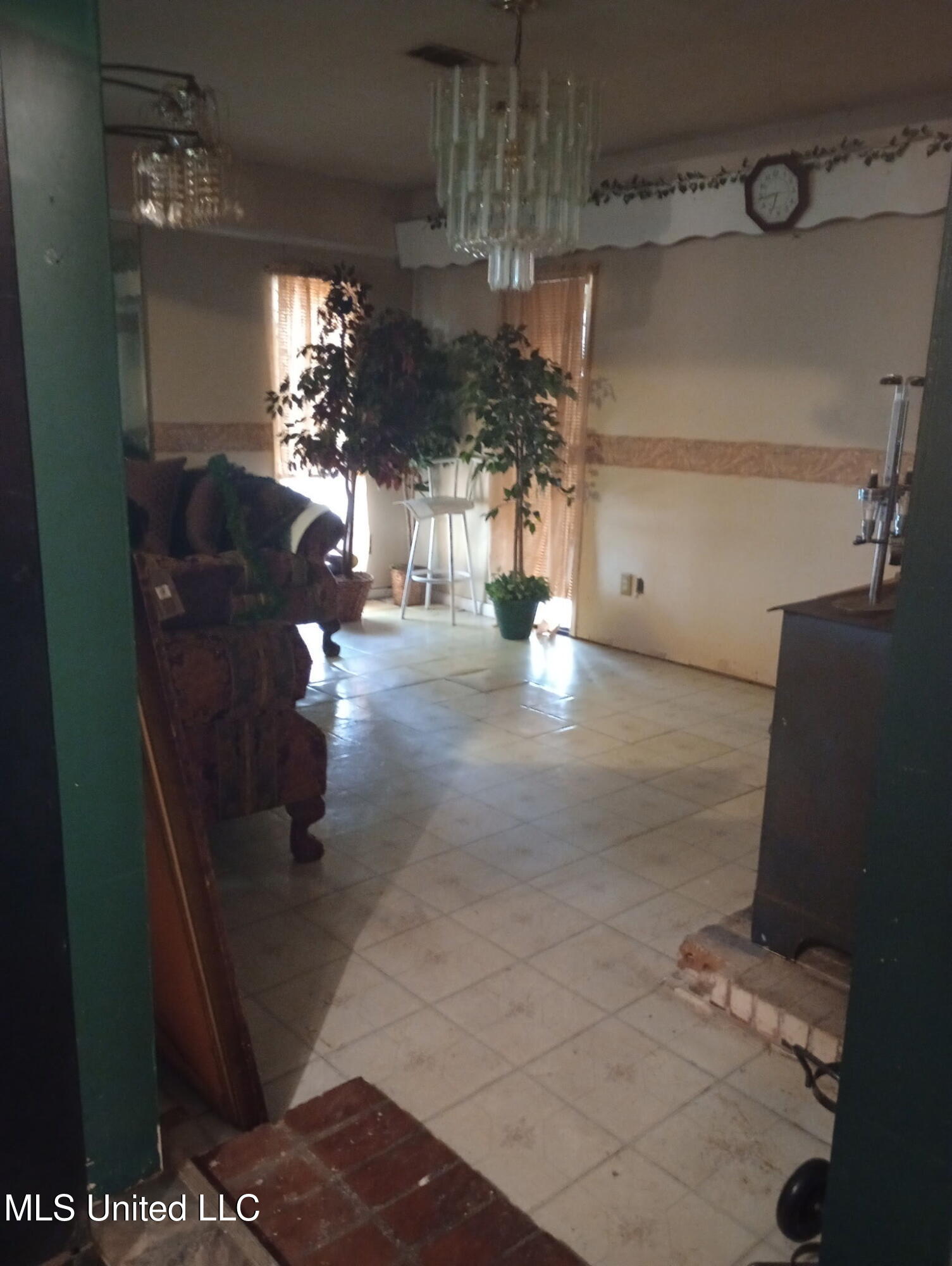 207 Gerald Drive Property Photo 4