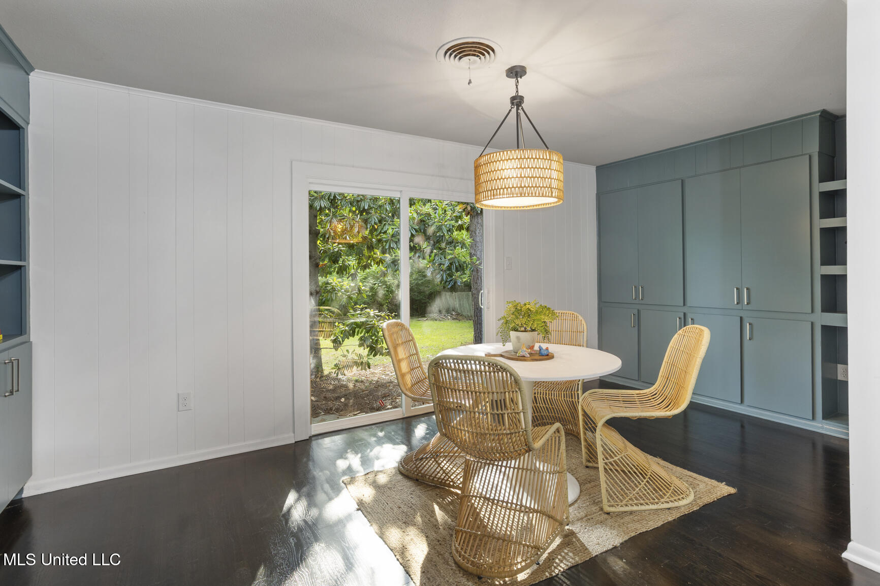 5457 Suffolk Drive Property Photo 8