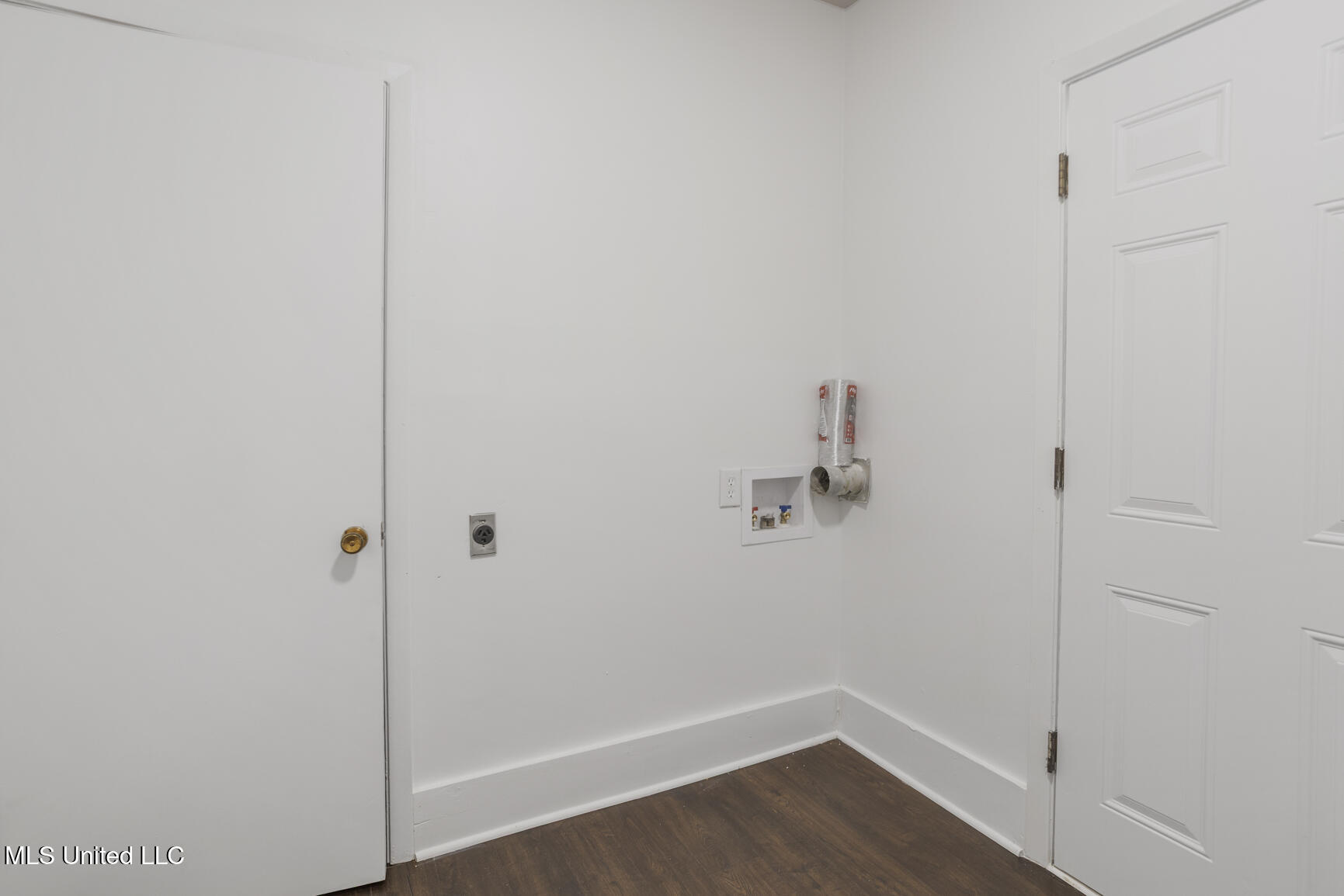 5457 Suffolk Drive Property Photo 14