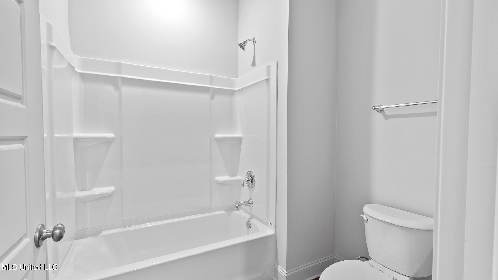 202 Saratoga Springs Avenue Property Photo 9