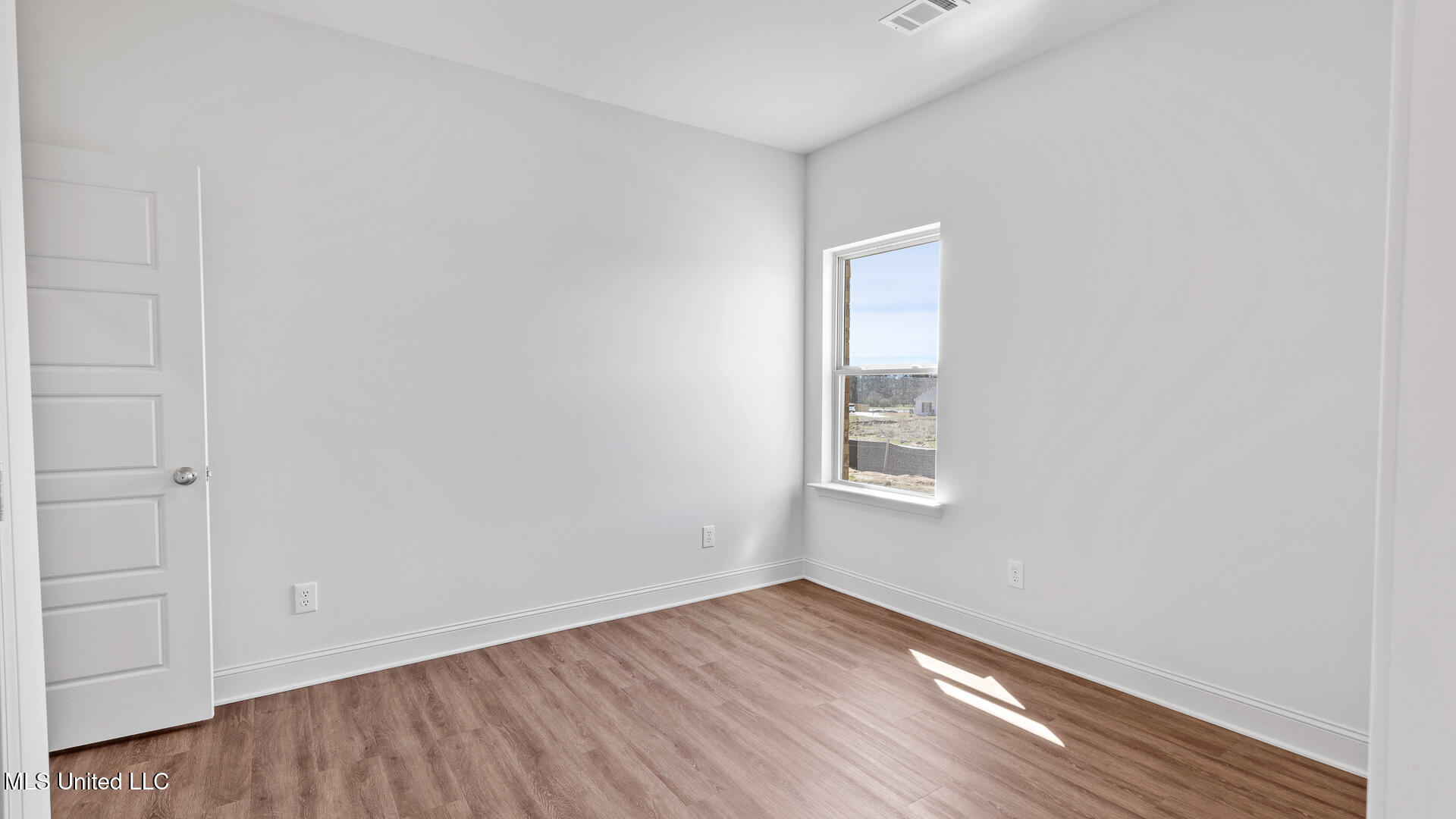 202 Saratoga Springs Avenue Property Photo 10