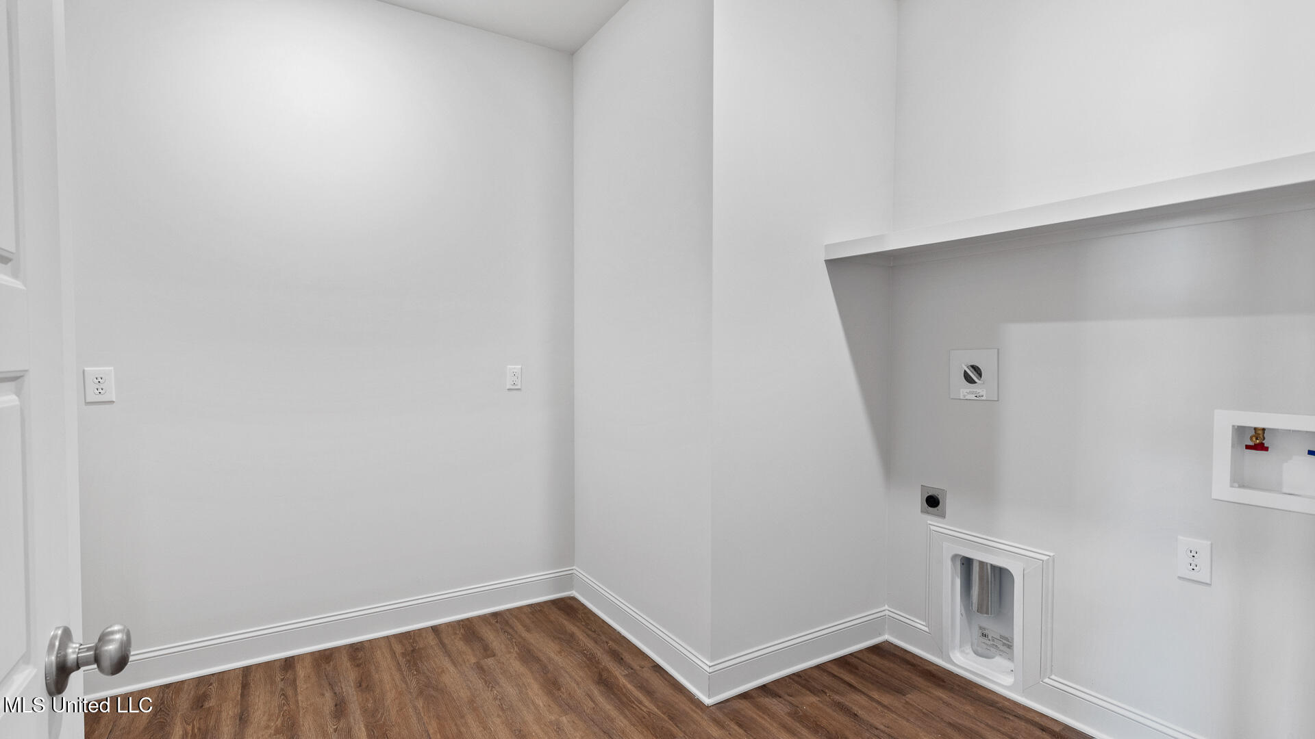 202 Saratoga Springs Avenue Property Photo 17