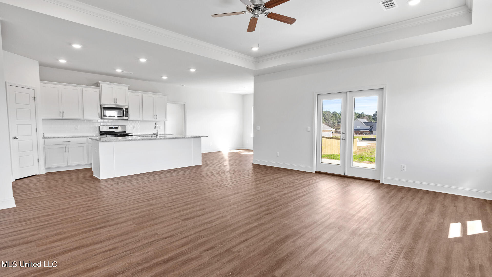 202 Saratoga Springs Avenue Property Photo 28