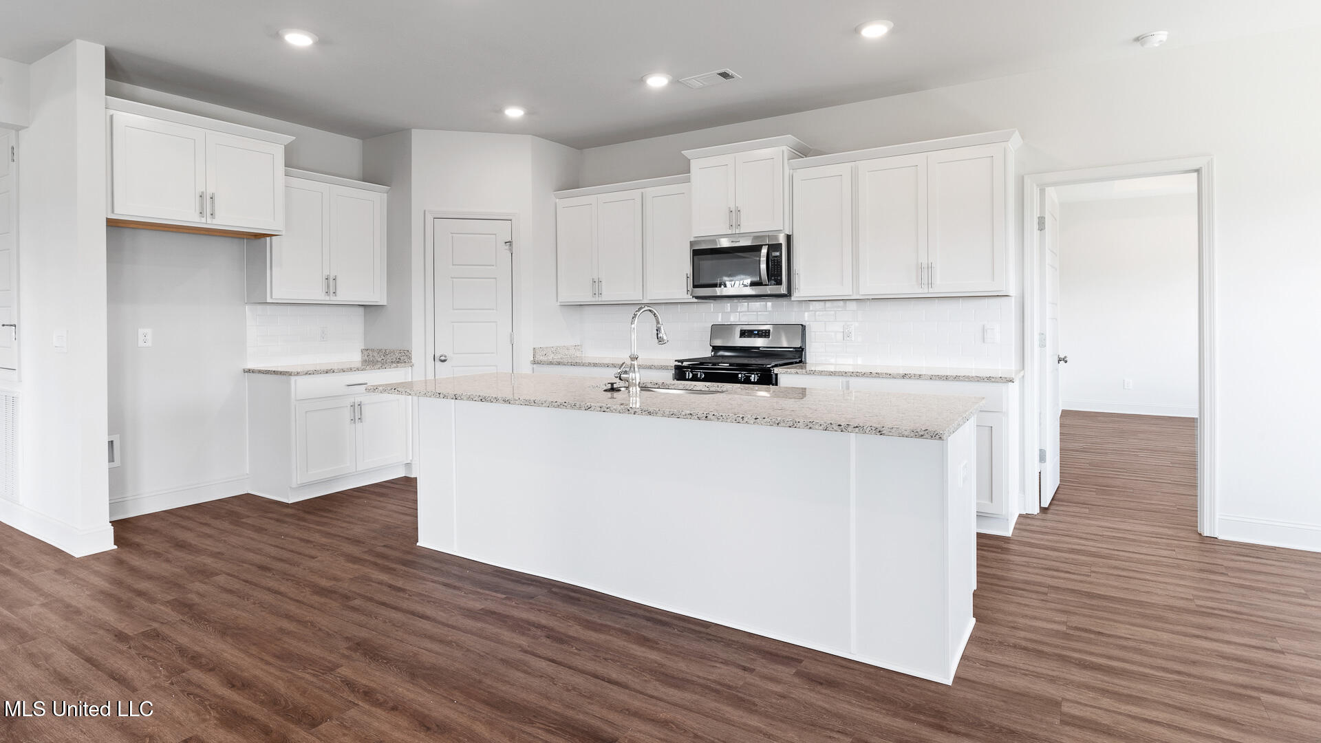 202 Saratoga Springs Avenue Property Photo 30