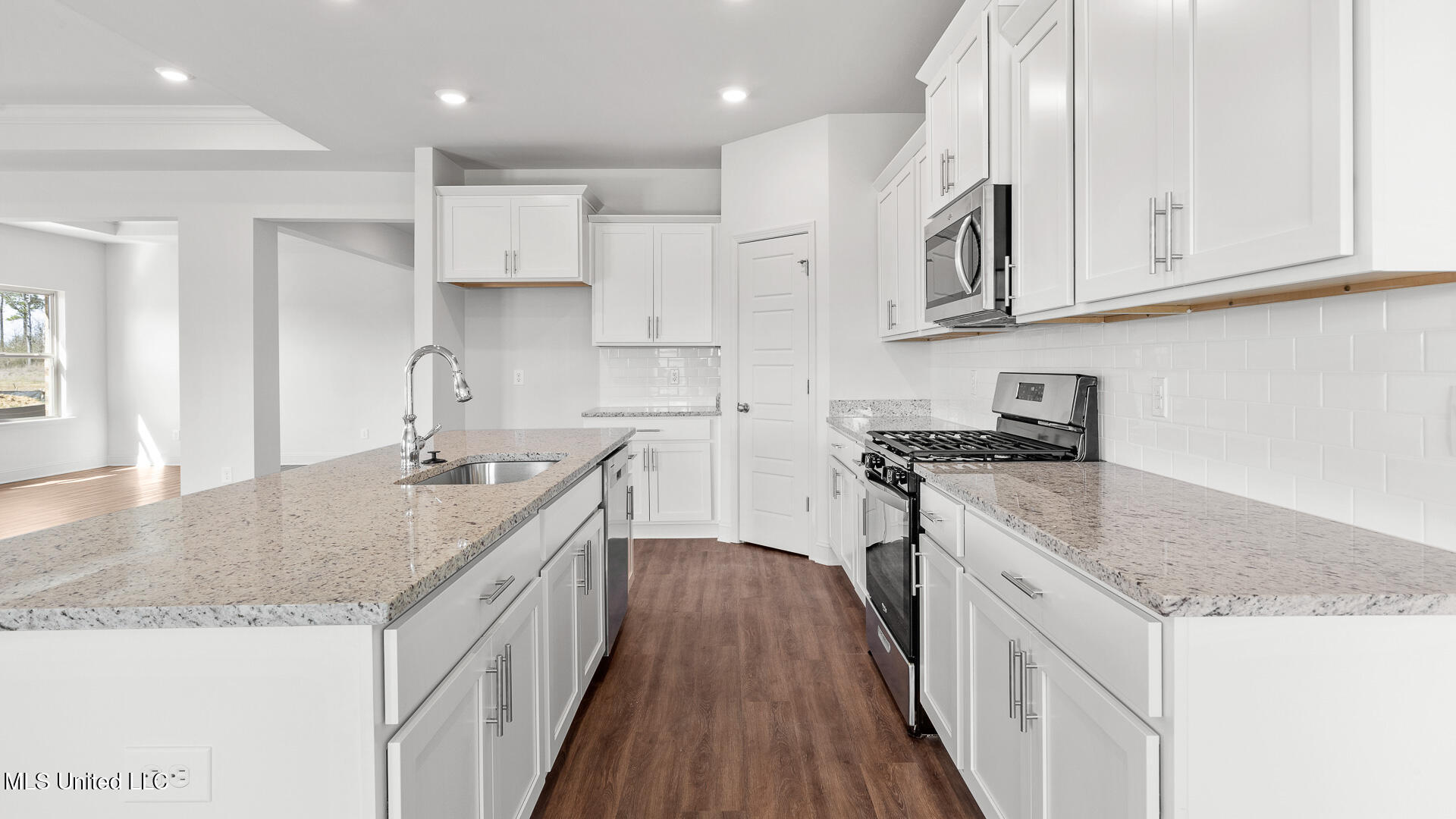 202 Saratoga Springs Avenue Property Photo 31