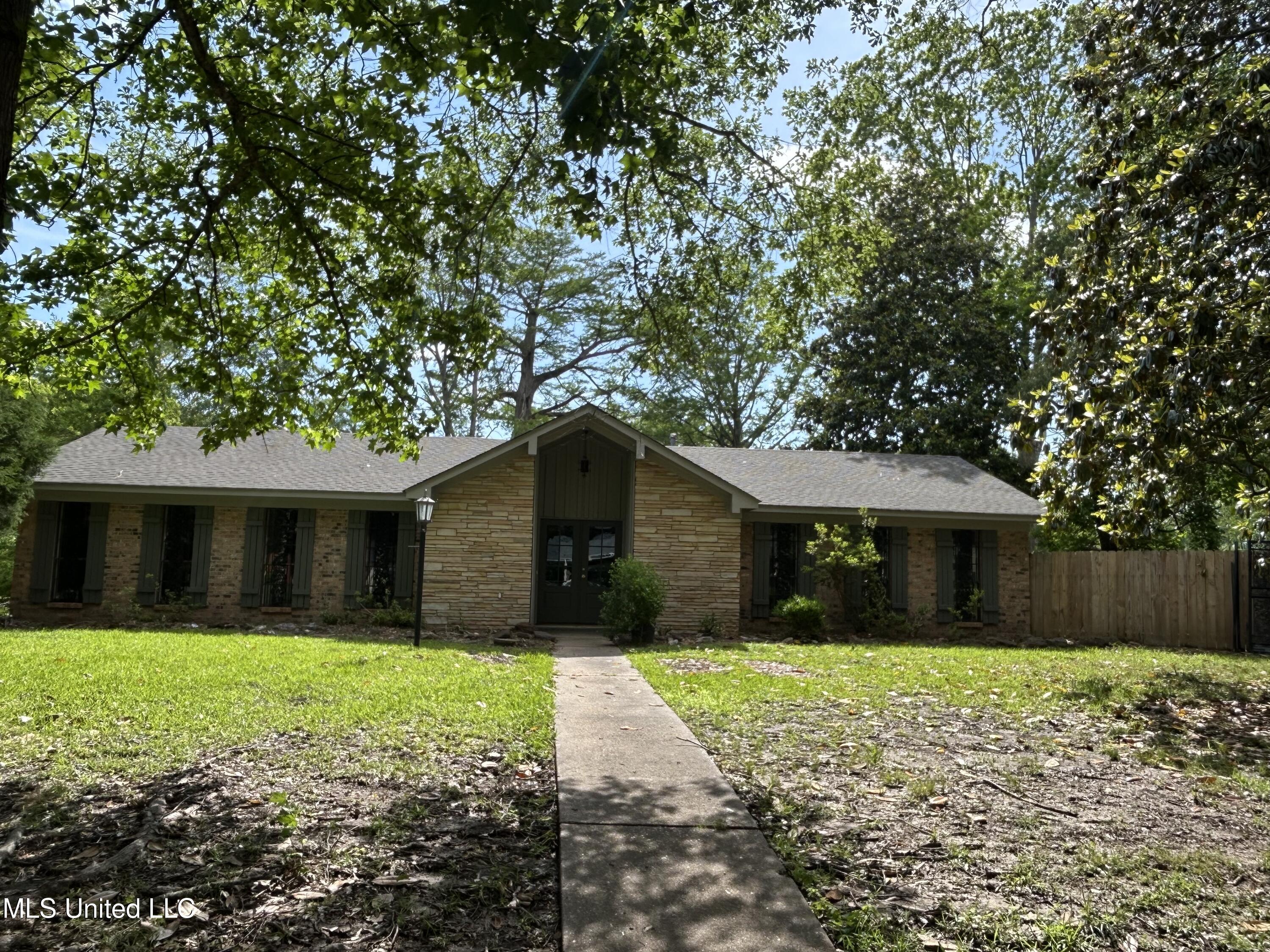 215 Quail Trail Property Photo 1