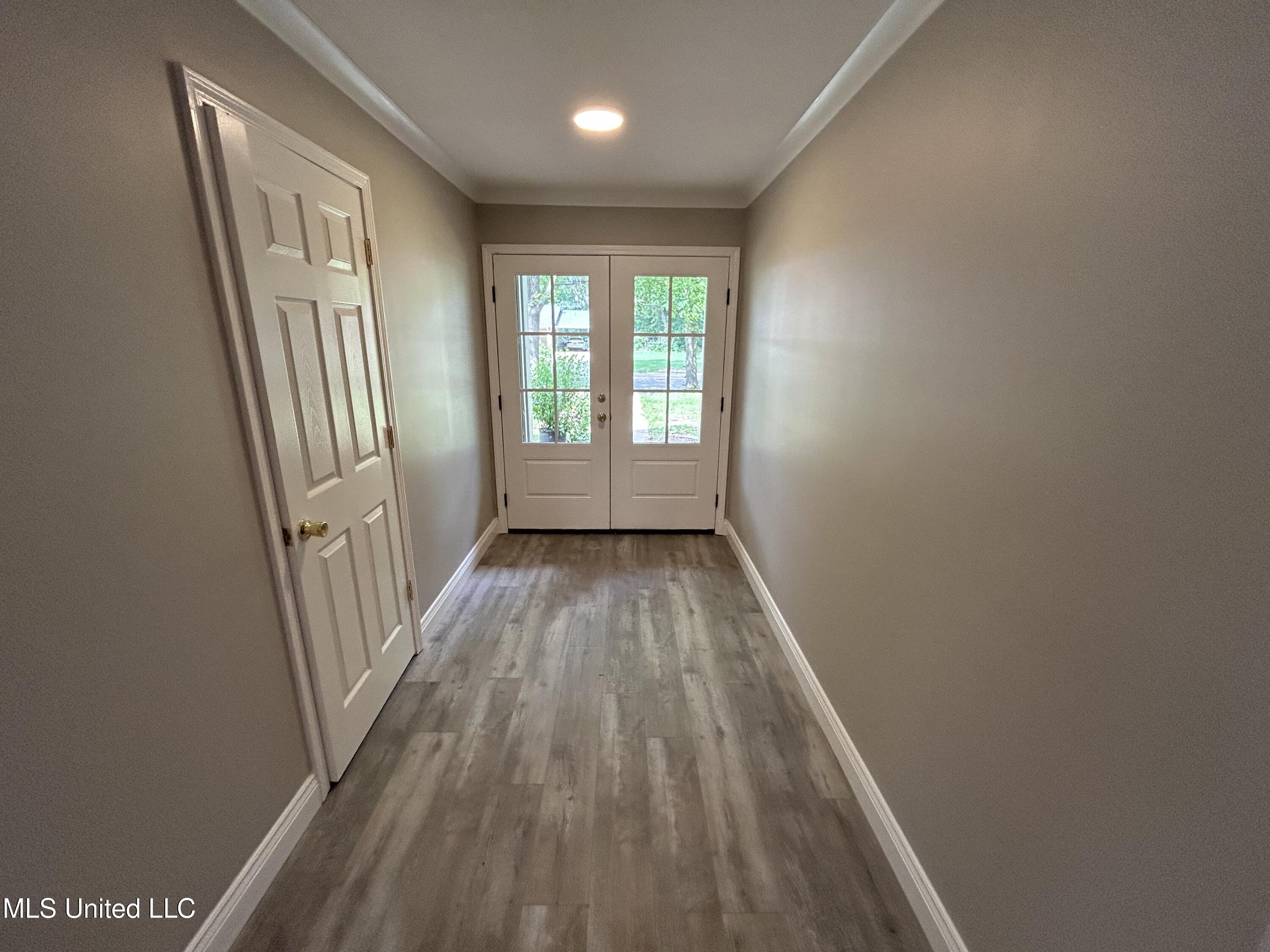 215 Quail Trail Property Photo 4