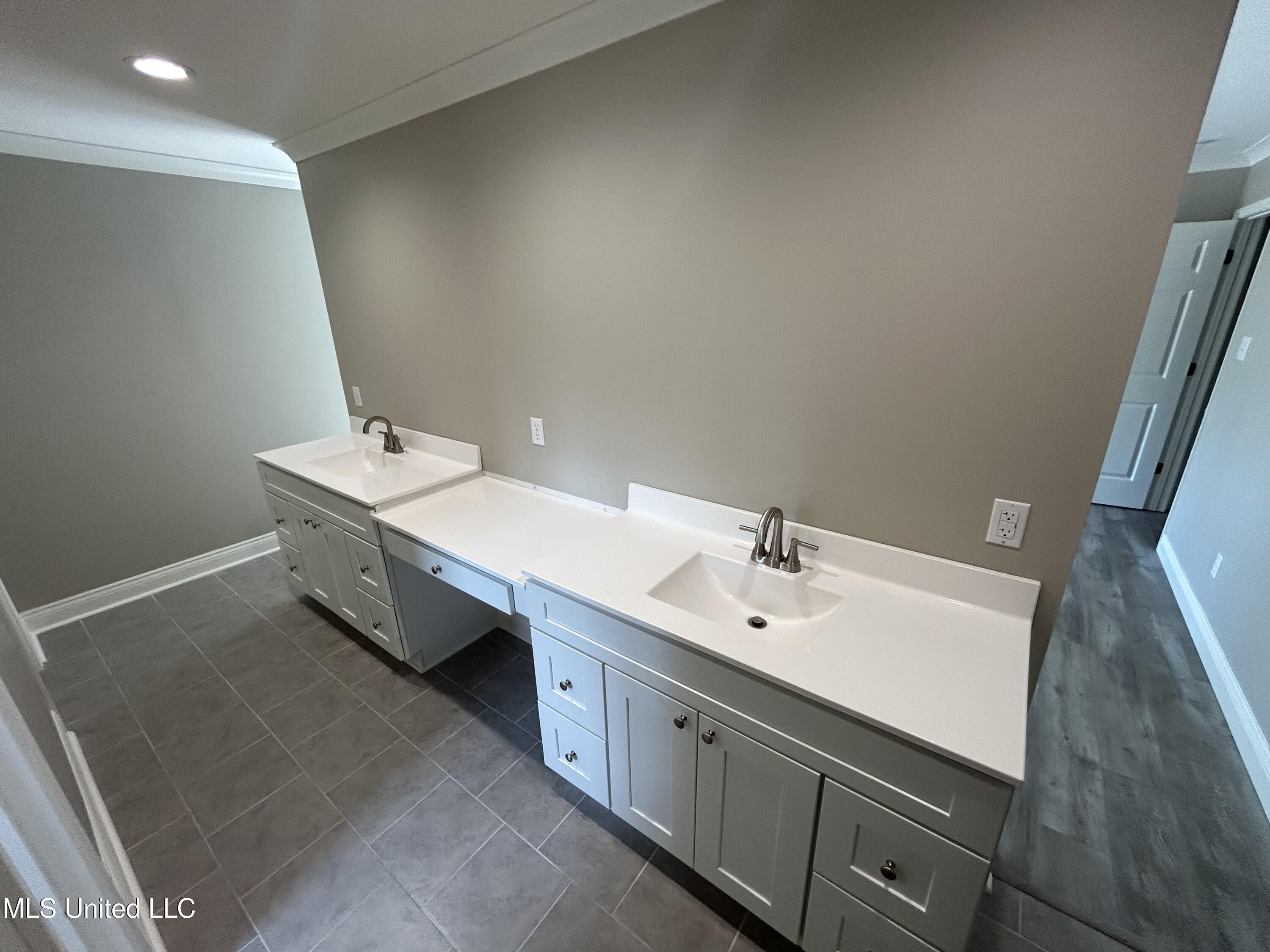 215 Quail Trail Property Photo 11