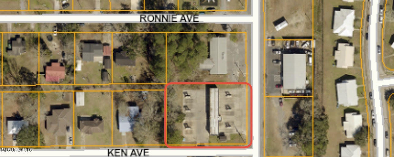 2403 Chicot Road Property Photo 1