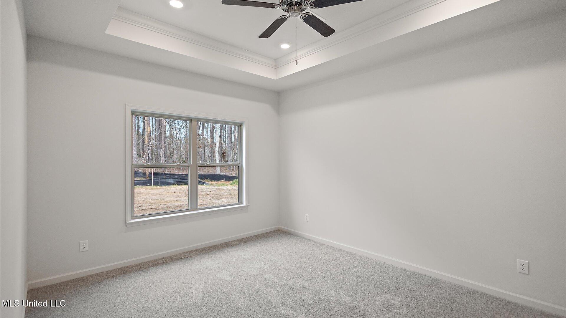 710 Honeysuckle Loop Property Photo 13