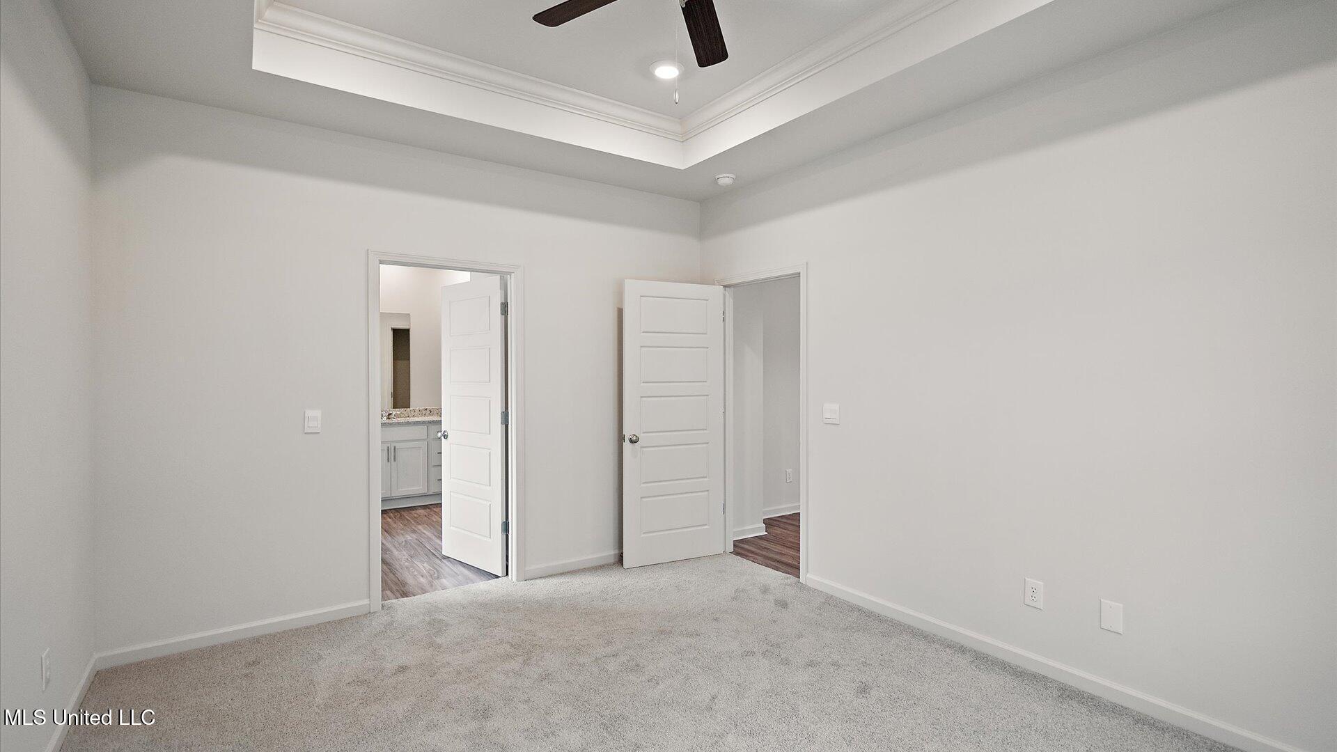 710 Honeysuckle Loop Property Photo 14