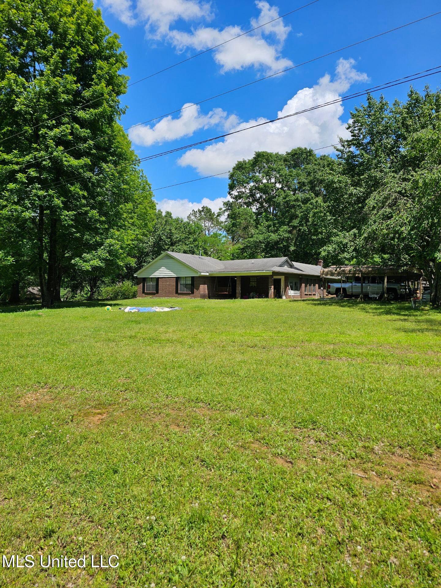 550 Senatobia Drive Property Photo 1