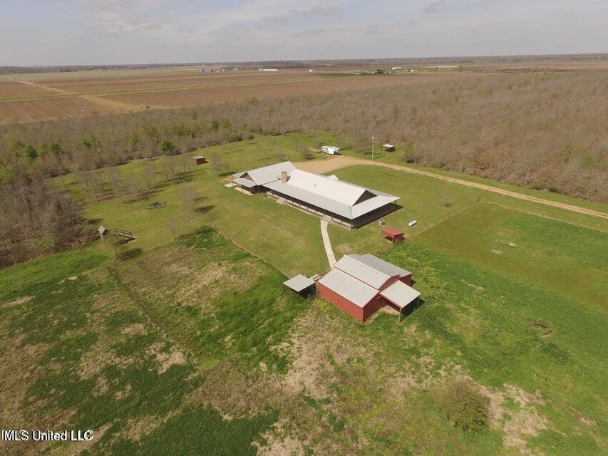 299 Hwy 569 Property Photo 2