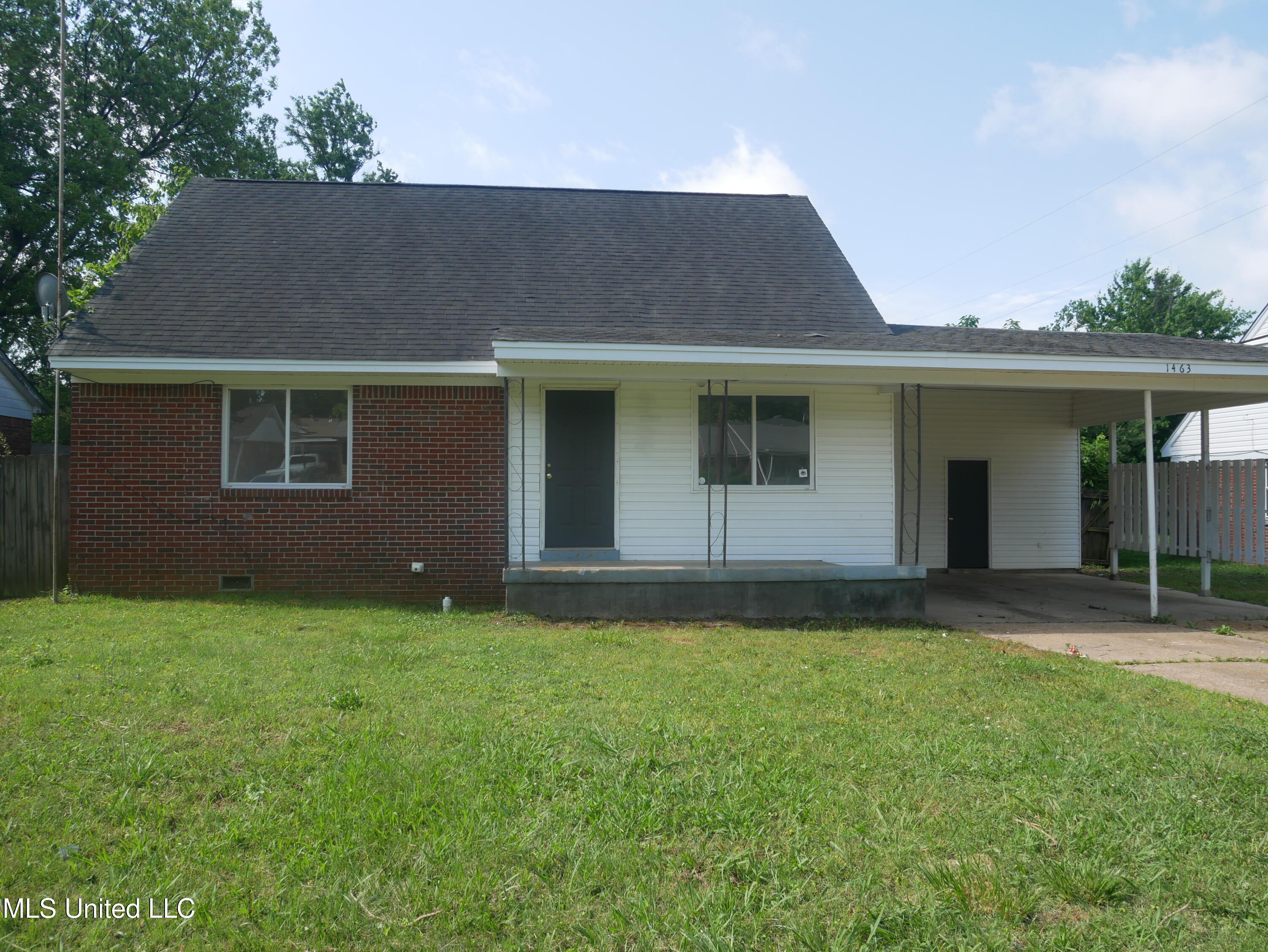1463 Vicksburg Drive Property Photo 2