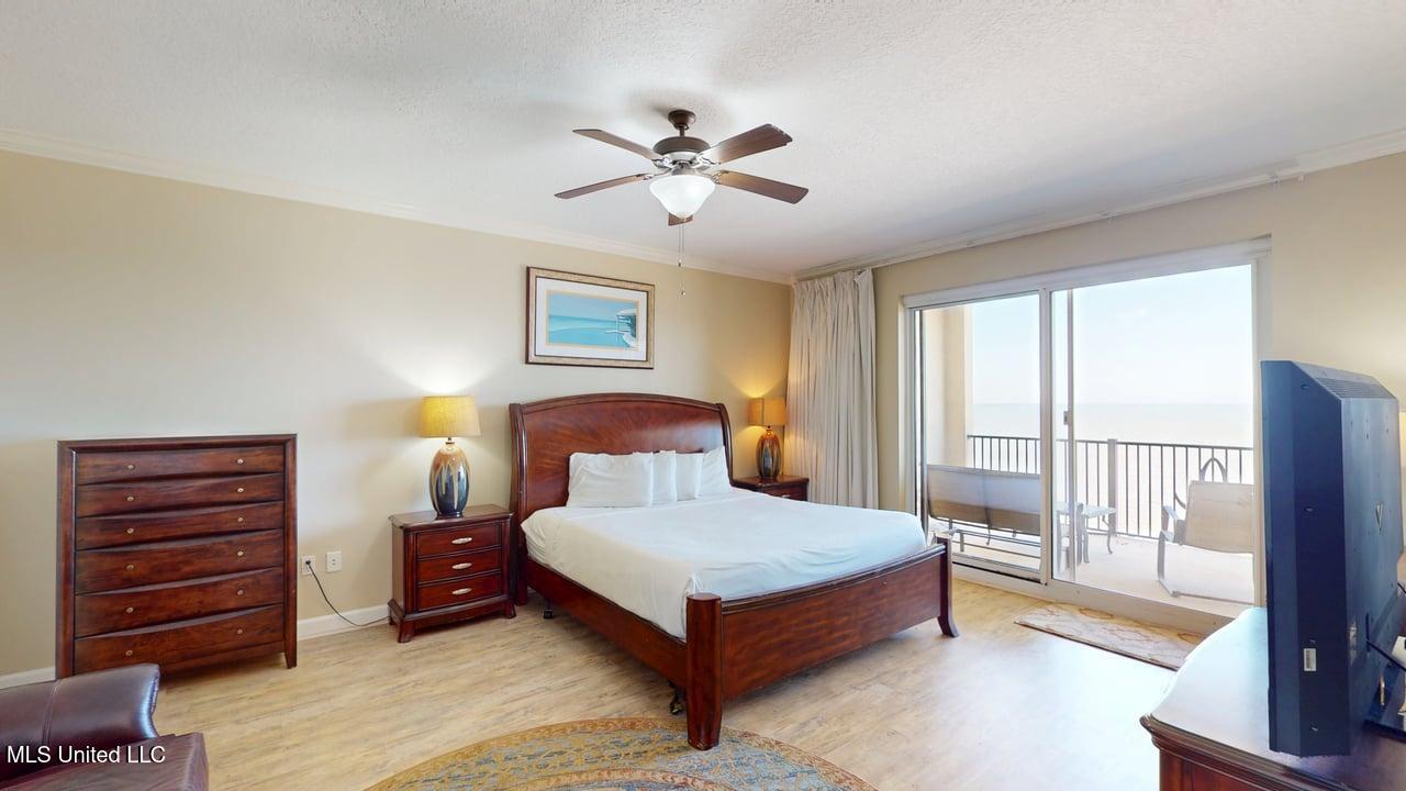 1200 Beach Drive Property Photo 8