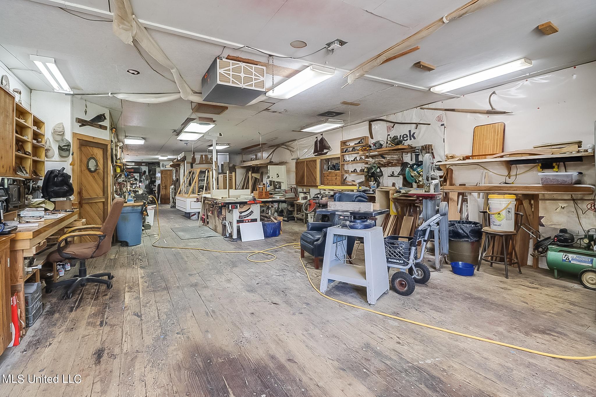 1728 21st Street Property Photo 14