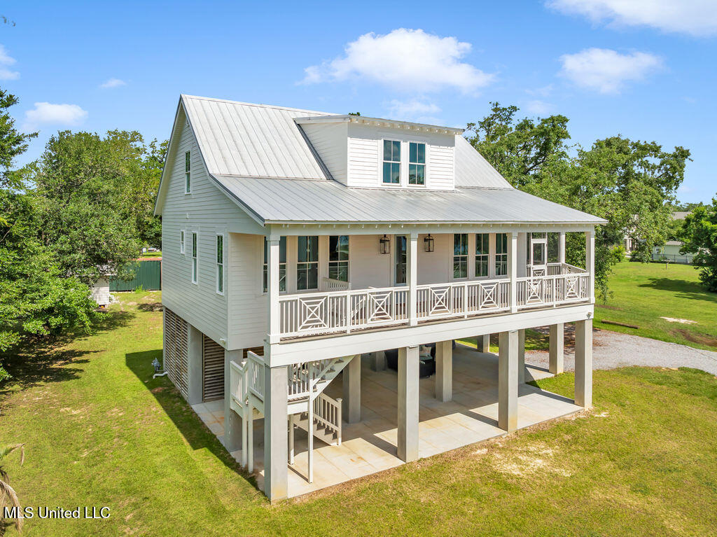 641 N Beach Boulevard Property Photo 2