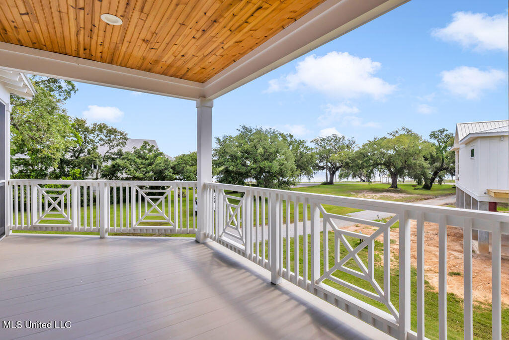 641 N Beach Boulevard Property Photo 3