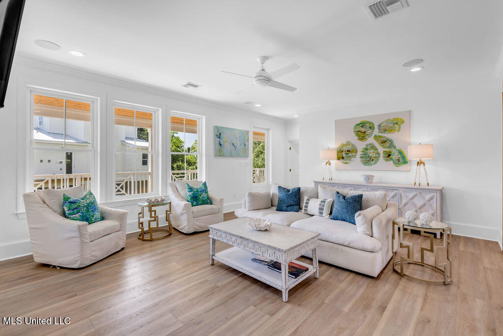 641 N Beach Boulevard Property Photo 7