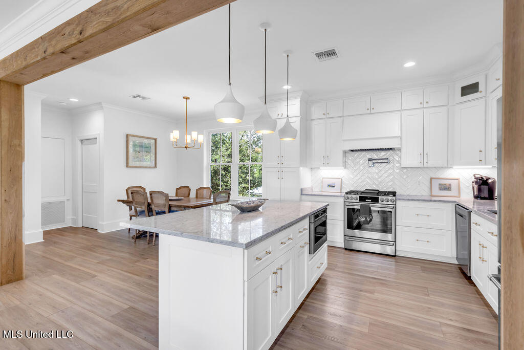 641 N Beach Boulevard Property Photo 10
