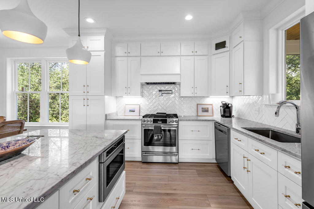 641 N Beach Boulevard Property Photo 11