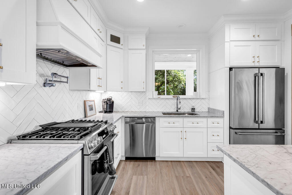 641 N Beach Boulevard Property Photo 12