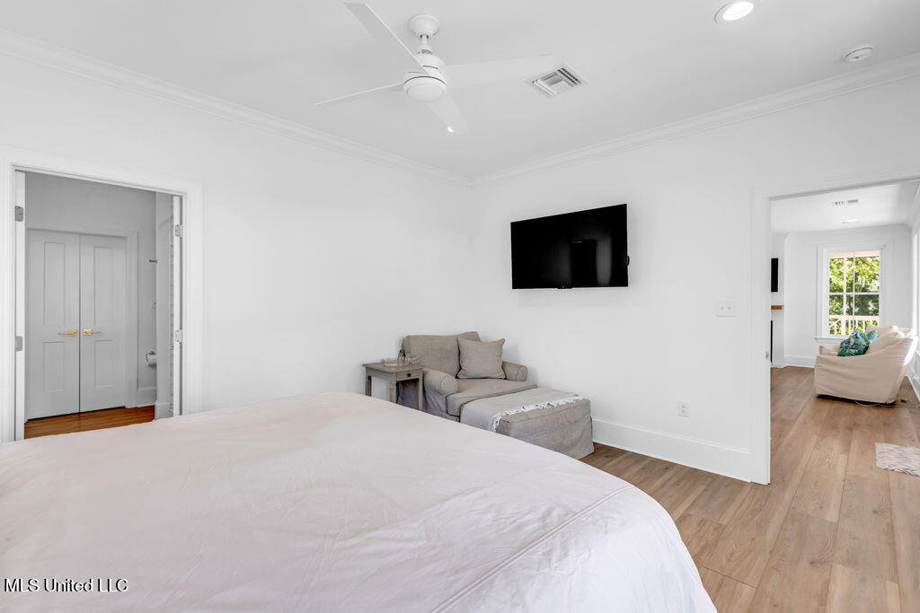 641 N Beach Boulevard Property Photo 16