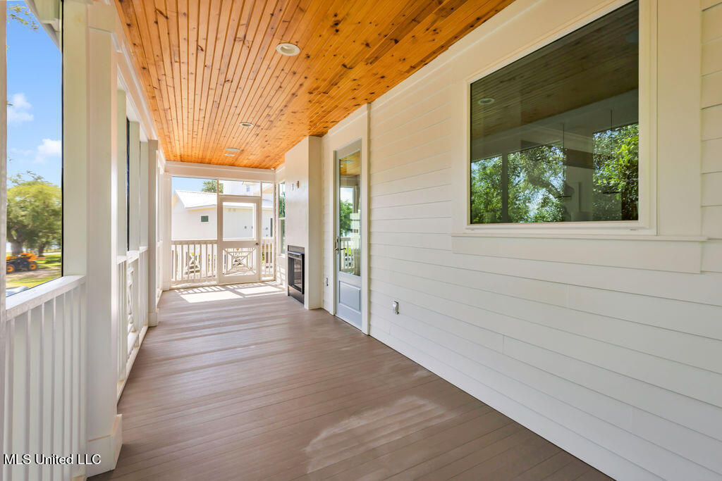 641 N Beach Boulevard Property Photo 31