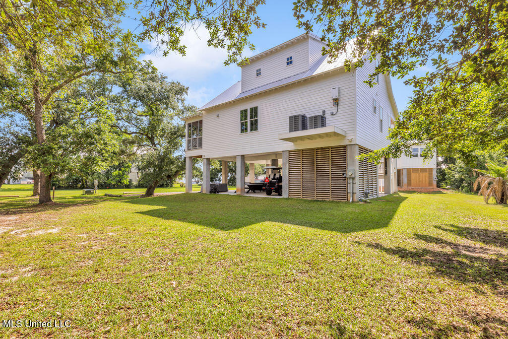 641 N Beach Boulevard Property Photo 35