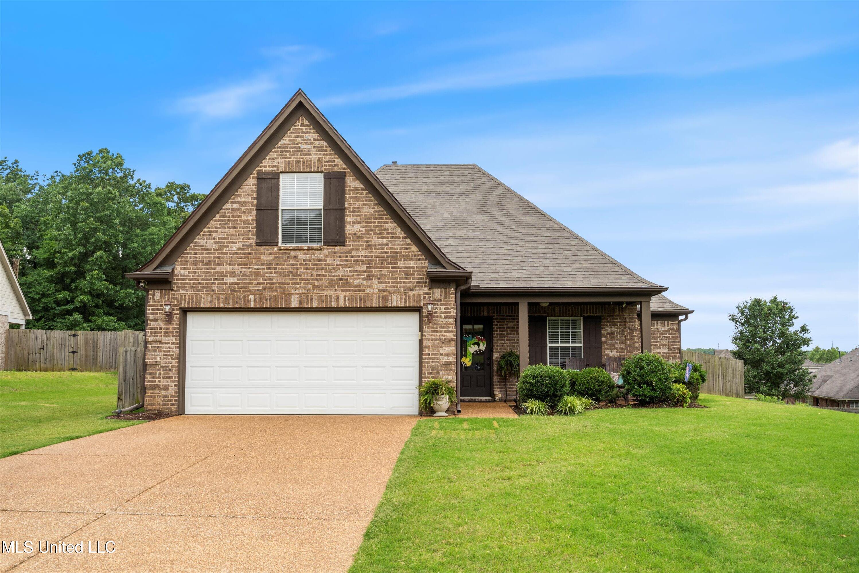5803 Tayside Cove Property Photo 1