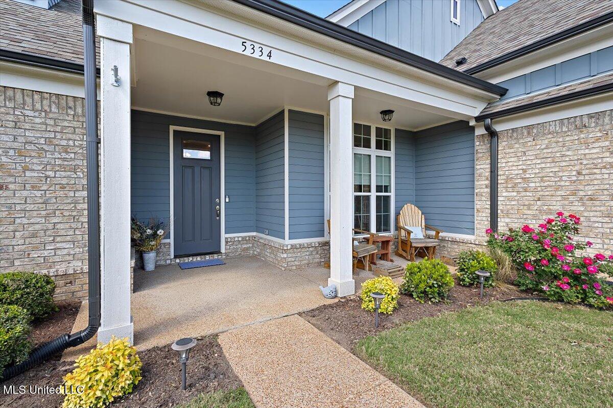 5334 Kensington Creek Drive Property Photo 5