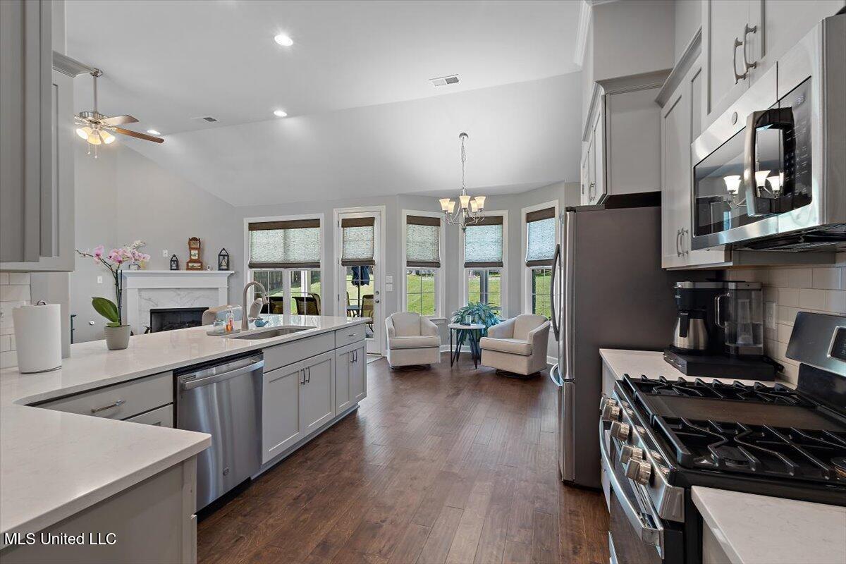 5334 Kensington Creek Drive Property Photo 15