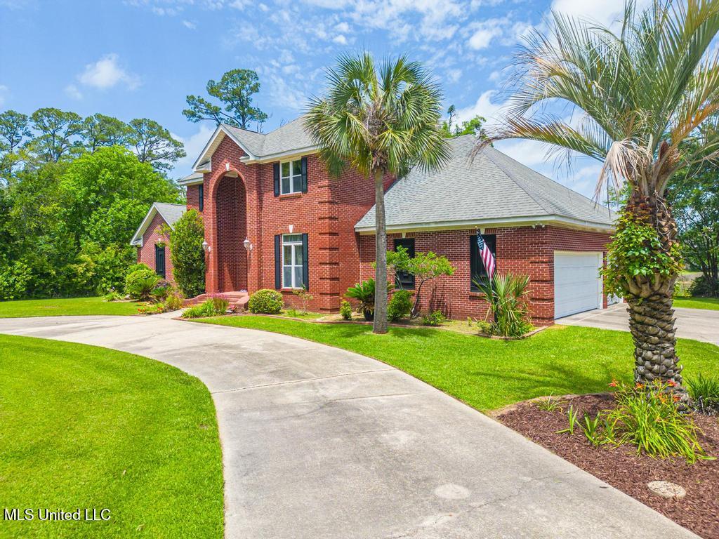 6015 Monticilla Circle Property Photo 3