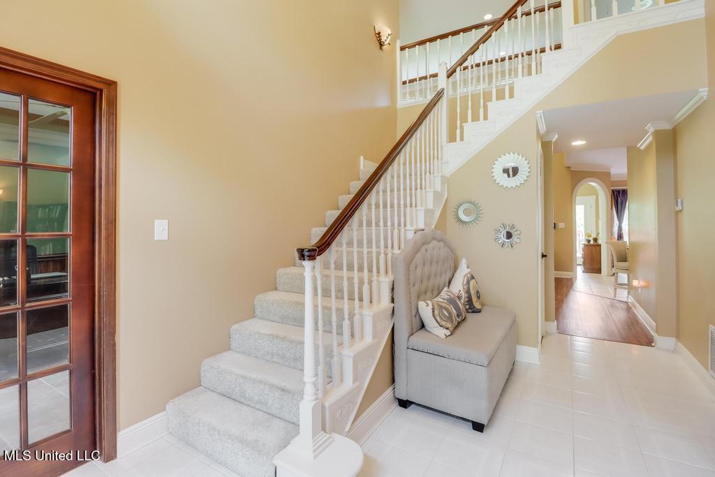 6015 Monticilla Circle Property Photo 12