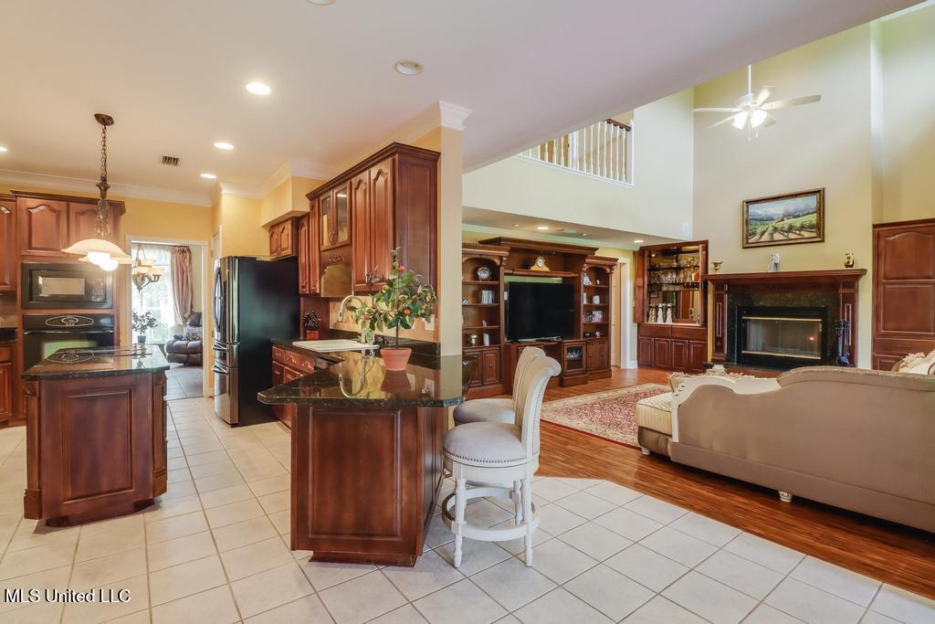 6015 Monticilla Circle Property Photo 18