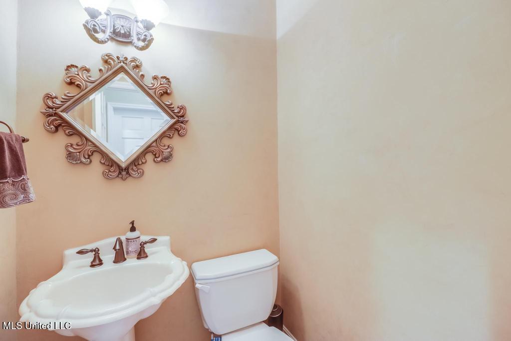 6015 Monticilla Circle Property Photo 25
