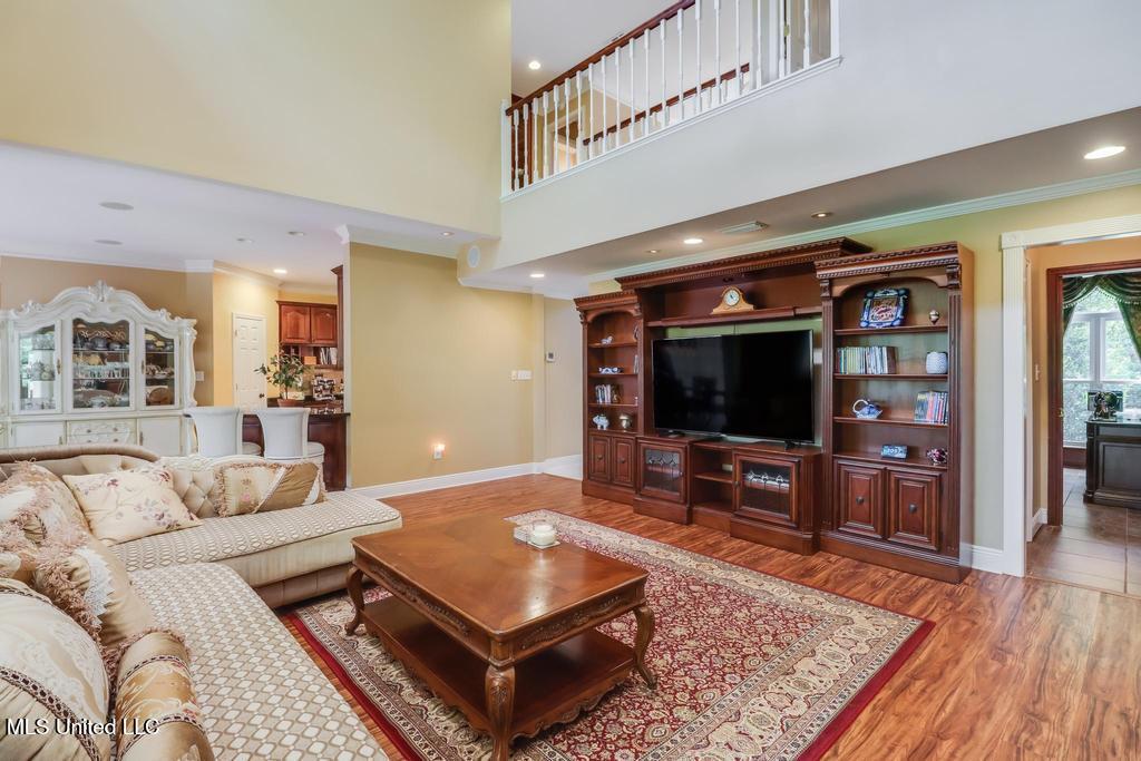 6015 Monticilla Circle Property Photo 28